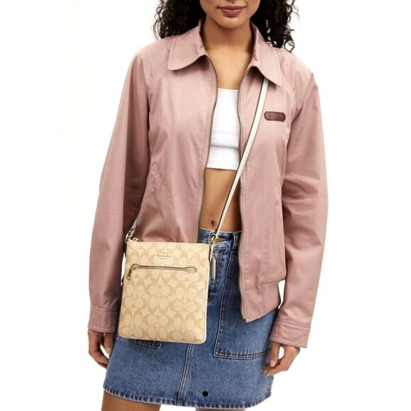 New Coach CS182 Mini Rowan File Bag Logo Signature Light Khaki / Chalk - Picture 4 of 4